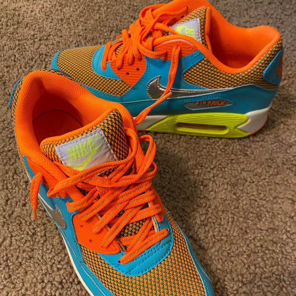 Neon Nike Air Max 90